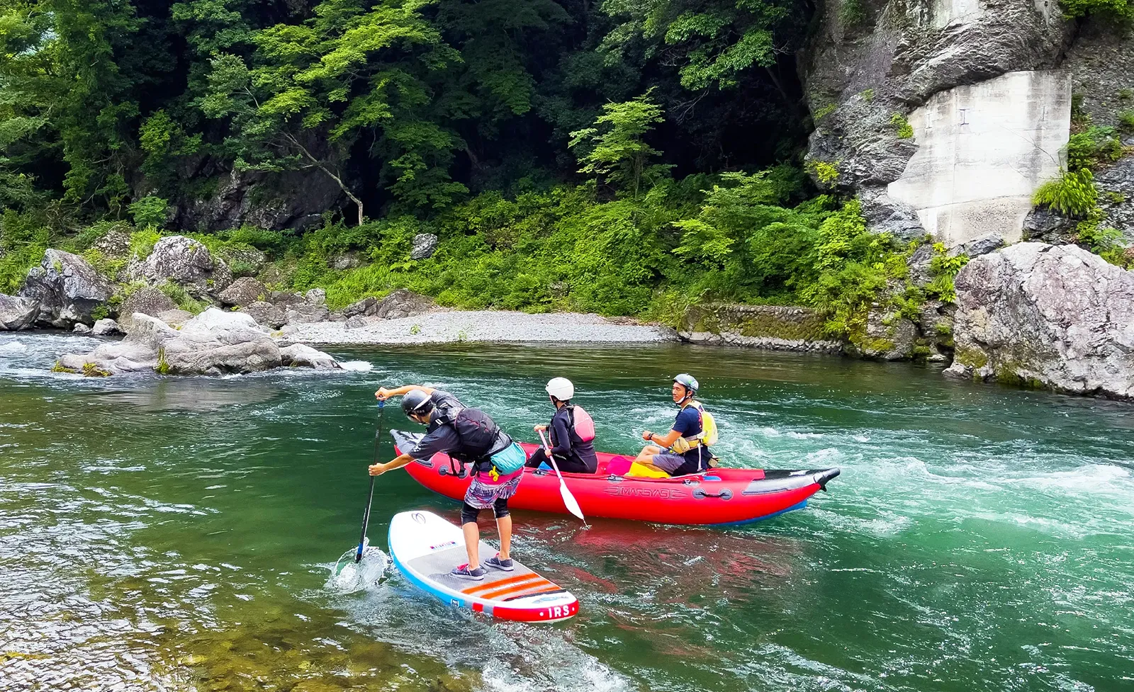 Activity すぐ近くに、アクティビティ